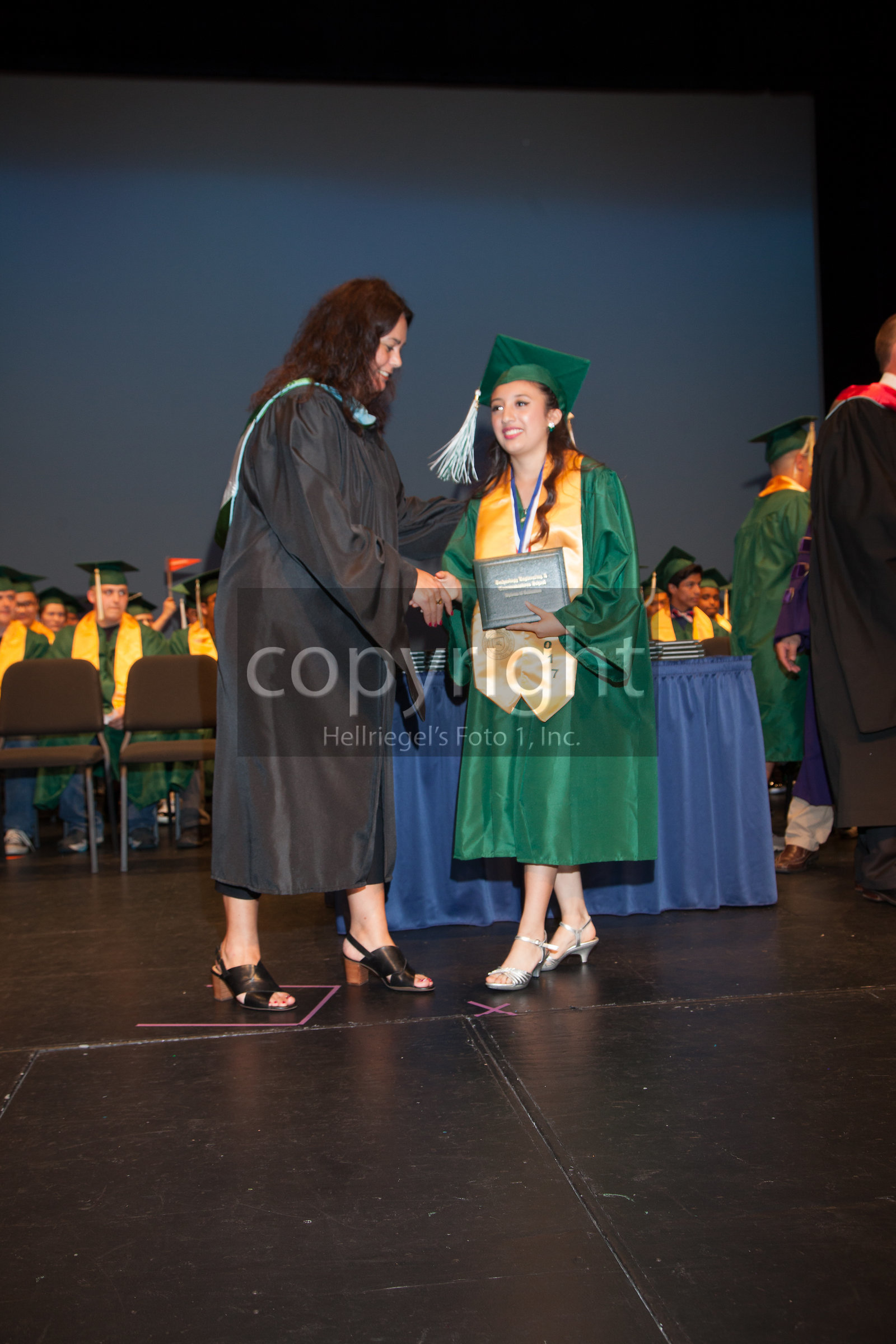 tec-high-school-class-of-2017-by-hellriegel-s-foto-1-inc