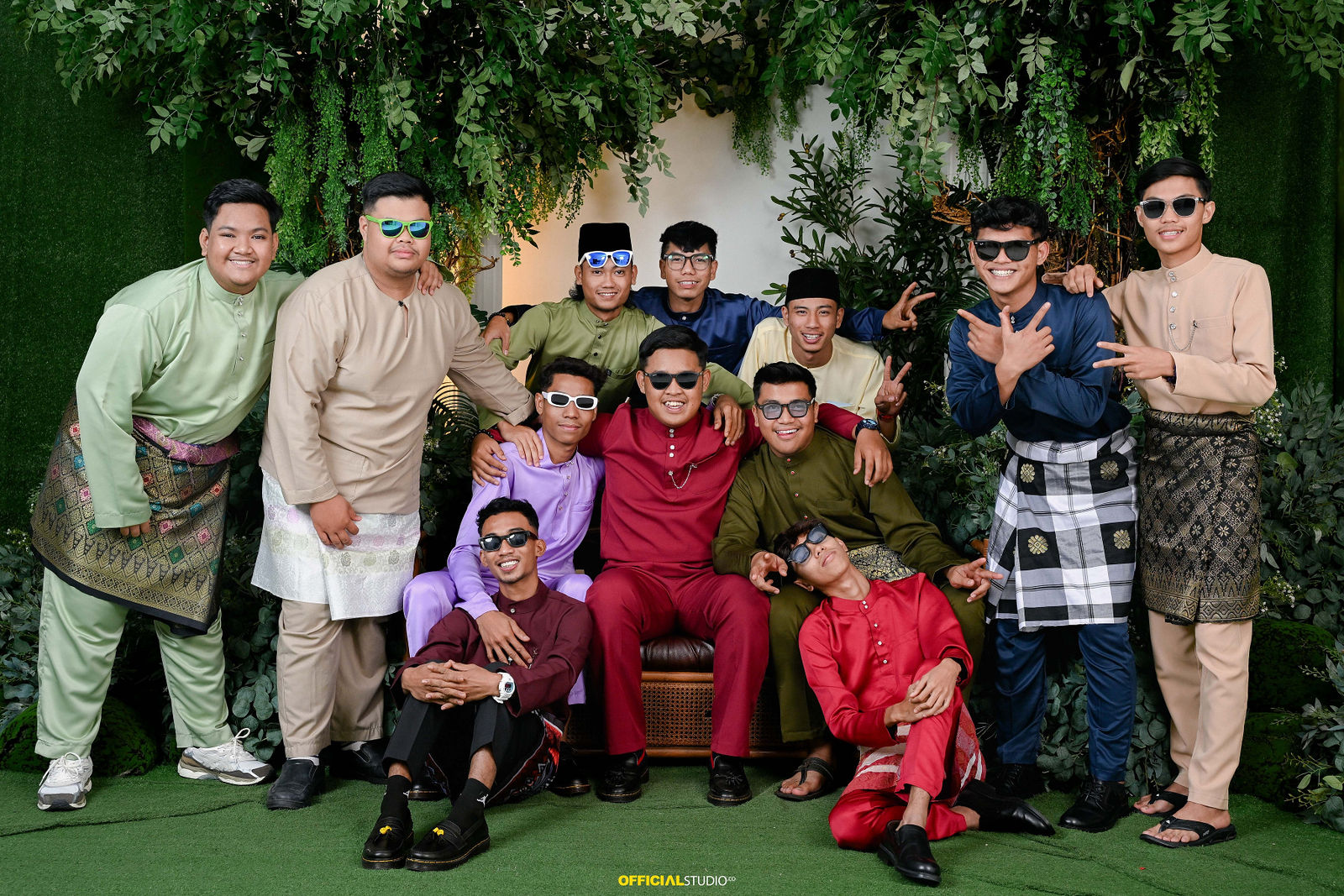 Azroy Mutar Azroy | RAYA by officialstudio.co