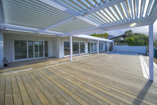 Glass & aluminium louvres — Aluminium louvres (7)