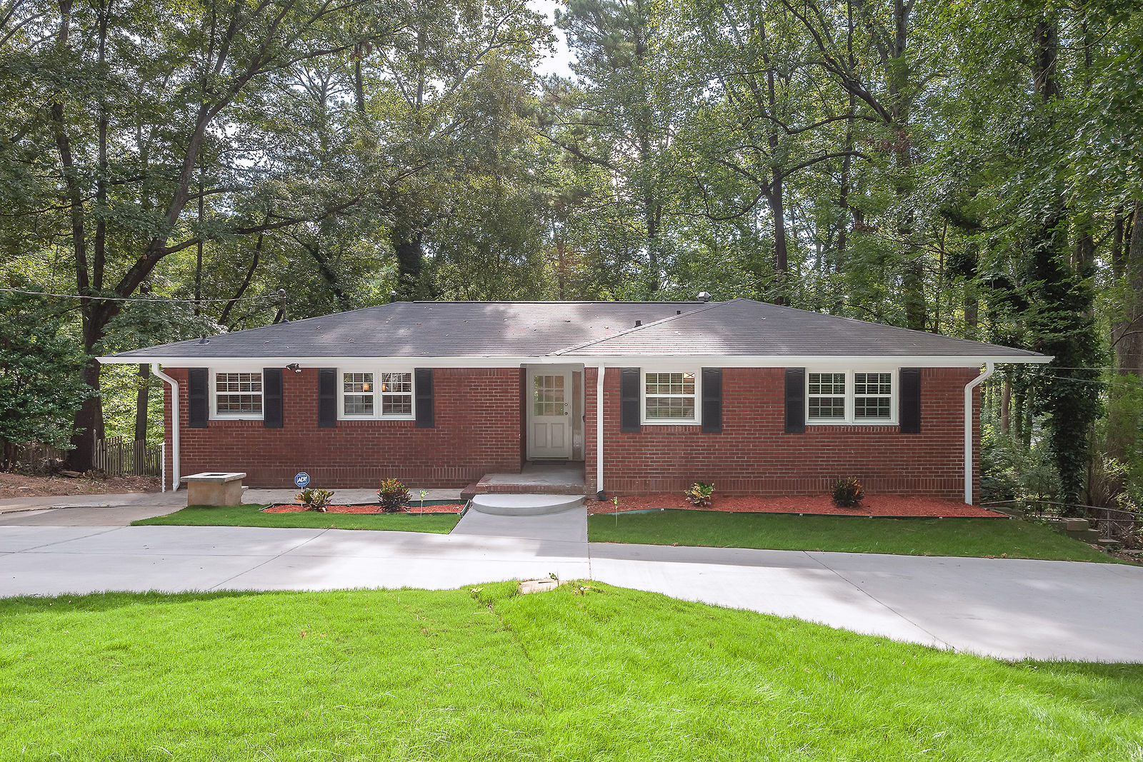 2804 Dodson Drive, Eastpoint GA by Curb Appeal Photography