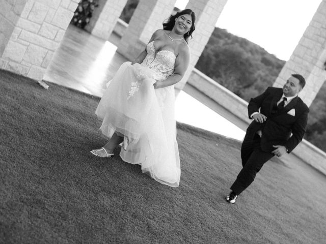 Amanda + Mitchell — UnityREEL photography at Hill Country Bliss