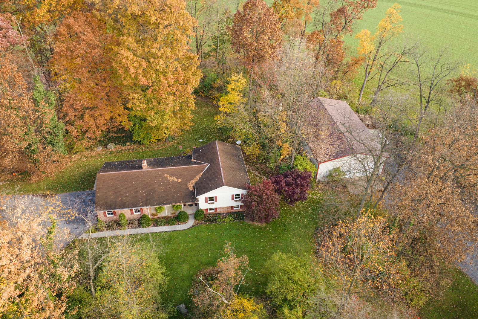 386 Lauschtown Road, Denver by Kline, Kreider & Good Auctioneers