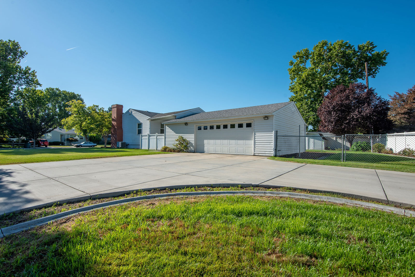 Coats Properties 1733 Horn, Richland by Foto Ruby