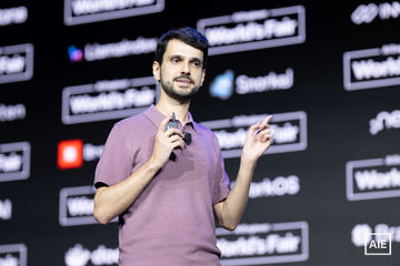 Ido Salomon — World’s Fair 2026 keynote photo