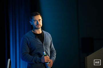 Vasant Kearney — World’s Fair 2026 session photo