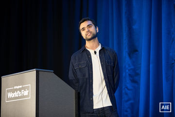 Ahmed Ahres — World’s Fair 2026 session photo