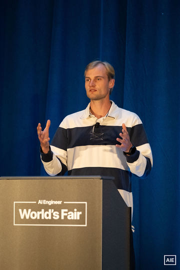Jacob Lauritzen — World’s Fair 2026 session photo