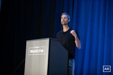 Udi Menkes — World’s Fair 2026 session photo