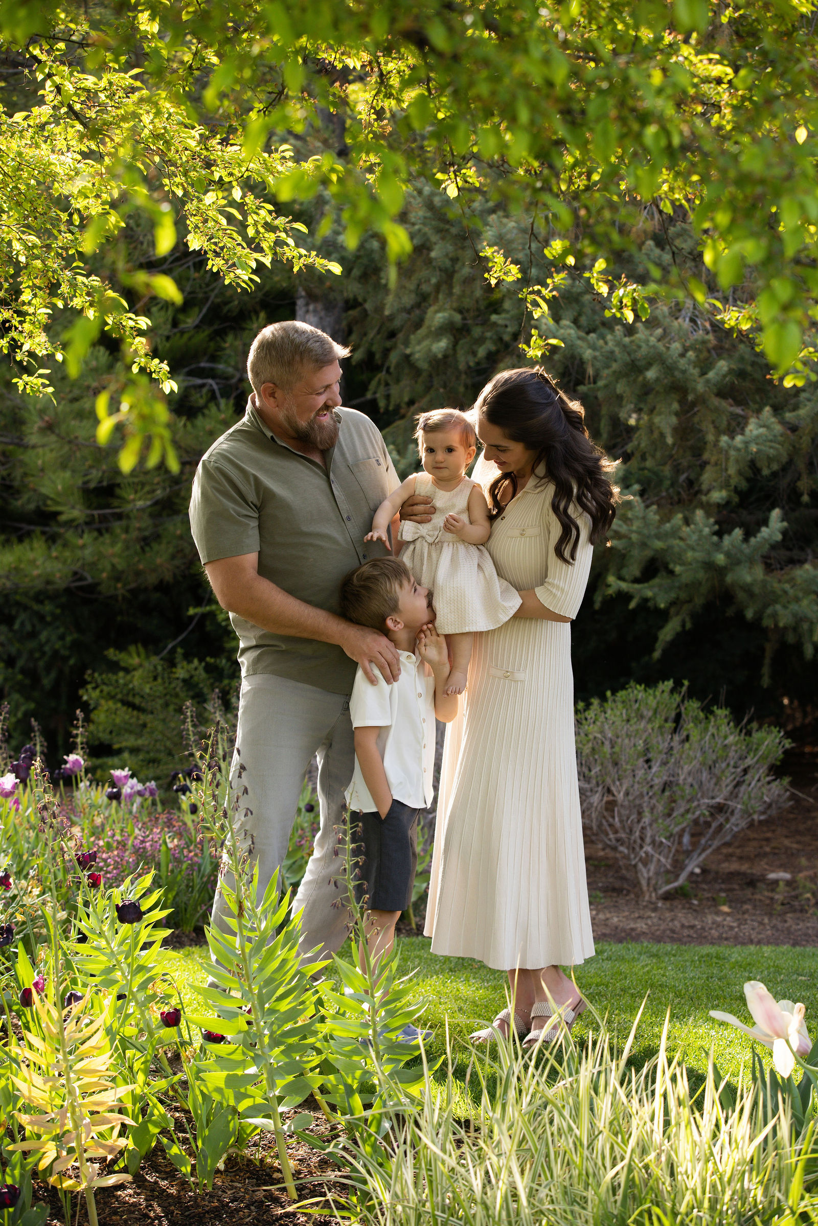 Spring family photos near tulips at Thanksgiving Point Ashton Gardens