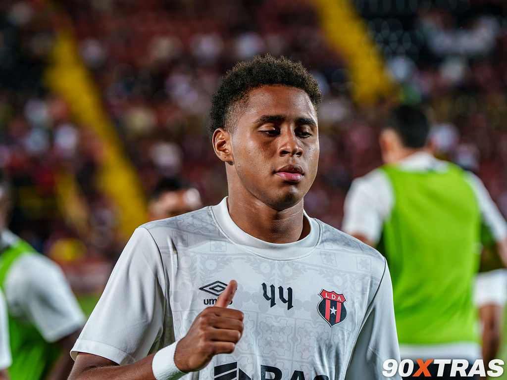Alajuelense vs Saprissa, photo 6 of 12