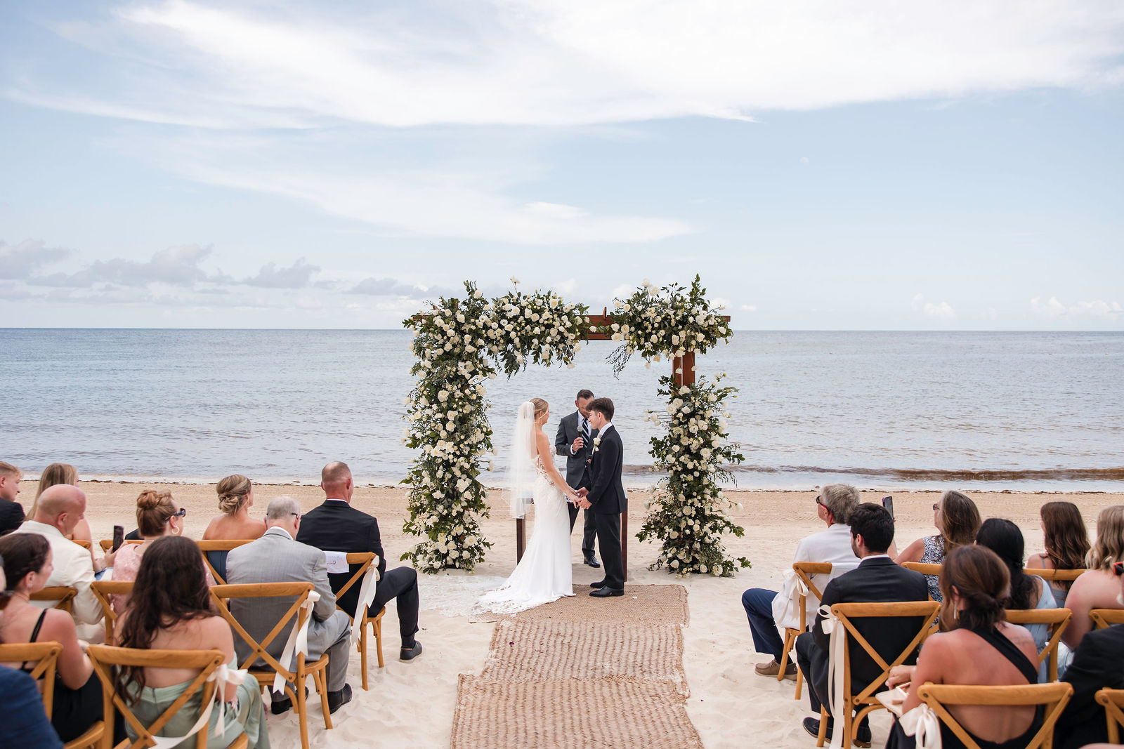 Wedding at Moon Palace Cancun photographed by Arch Wedding Studio