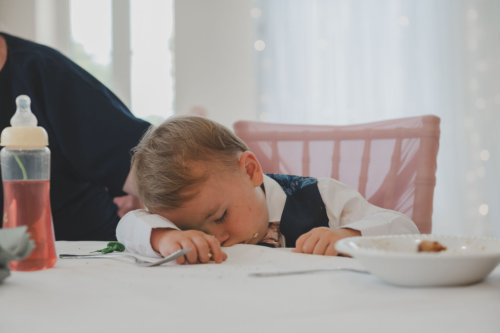 Candid, anti-stress wedding moments in Hull captured by Gary Stafford