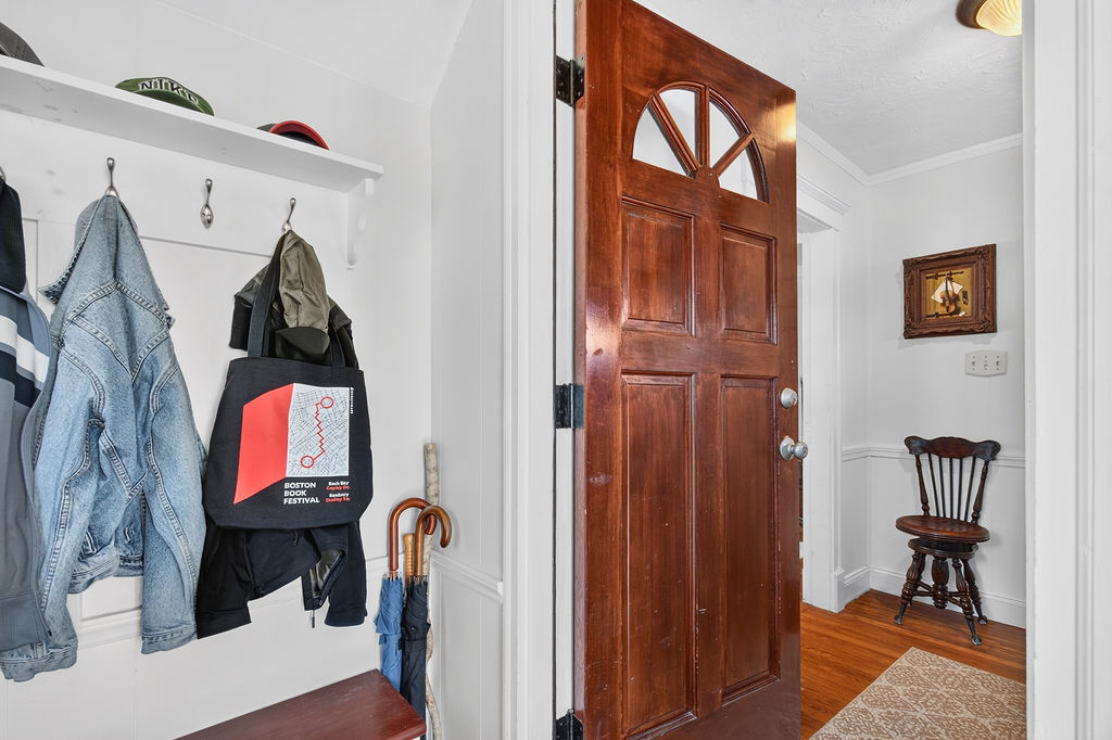 Real estate photo 1, Revere