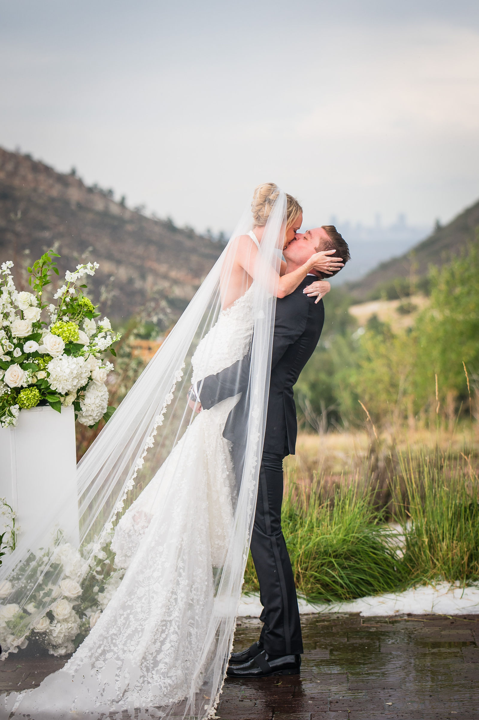 Outdoor ceremony at The Manor House in Colorado