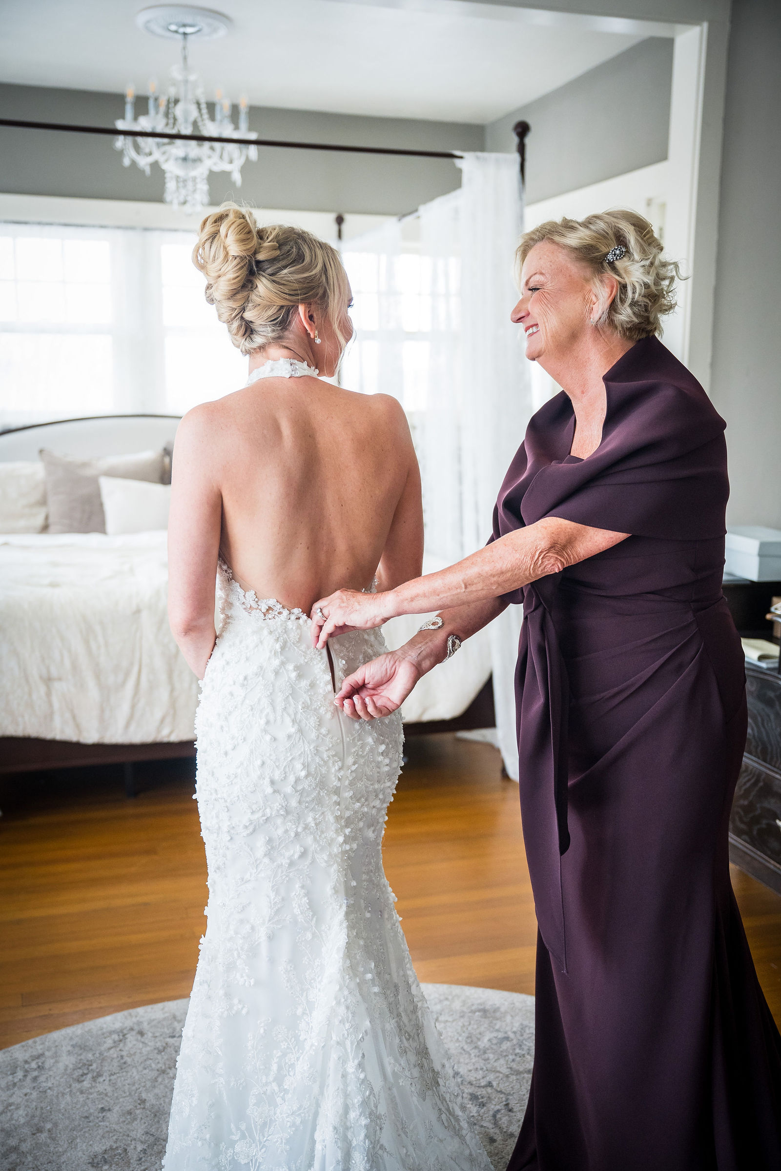 Bride with her veil at The Manor House in Littleton, Colorado
