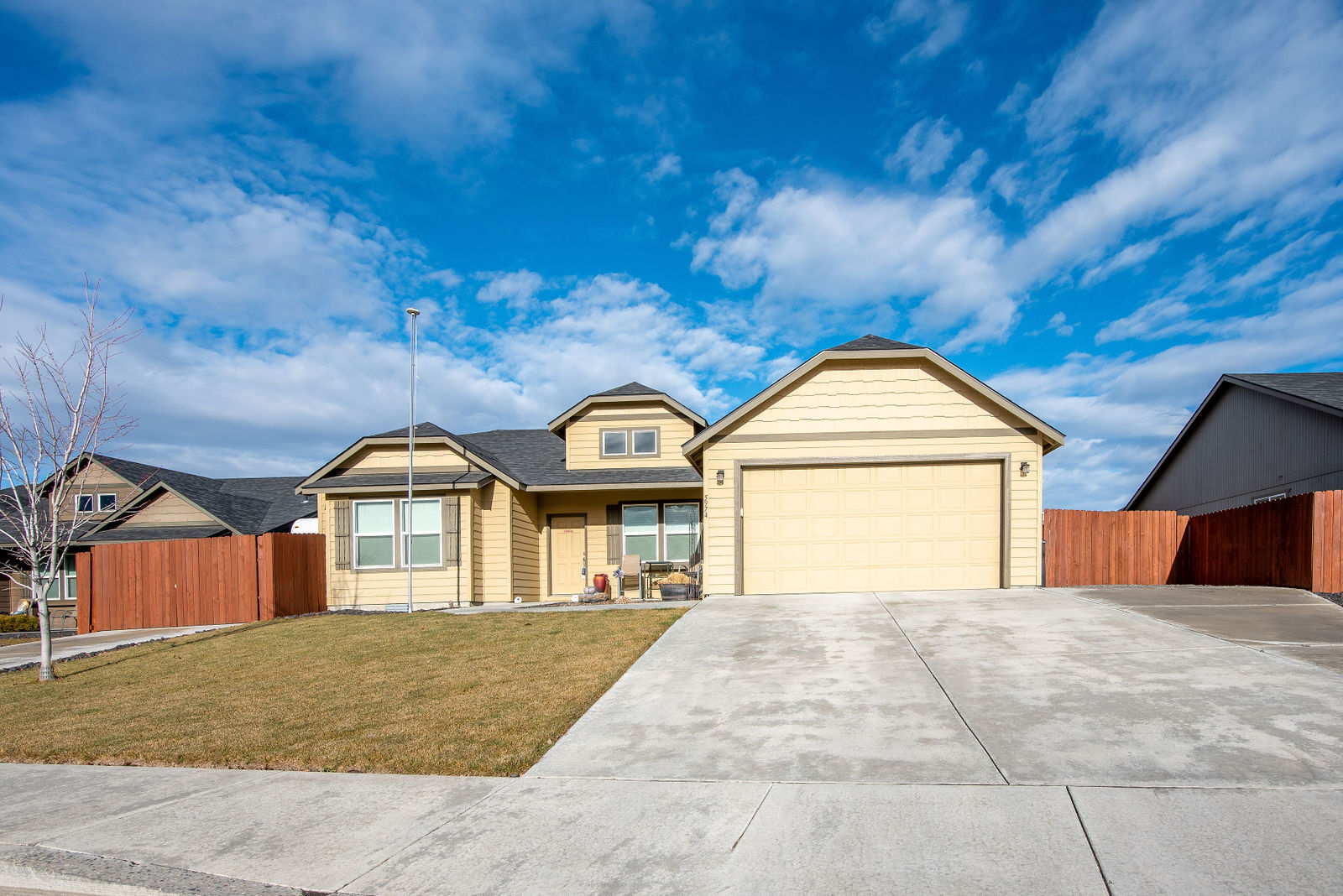 Coats Properties 5974 Beechwood, West Richland by Foto Ruby