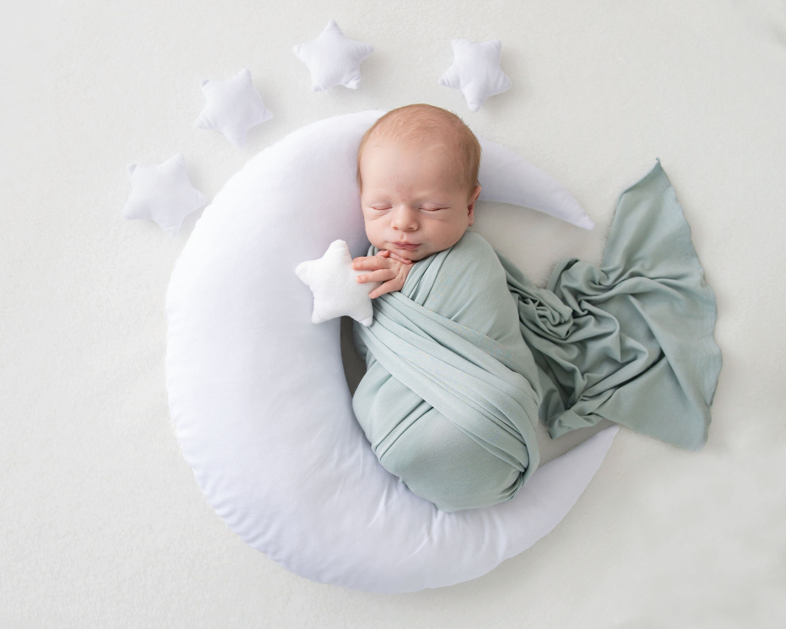 Utah portrait photographer specializing in newborn maternity family and senior photography