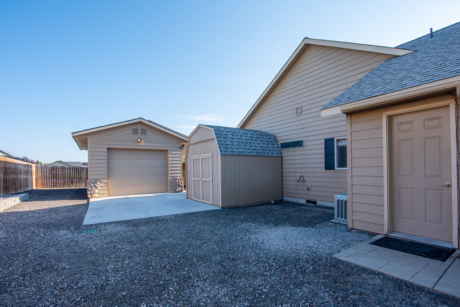 Coats Properties Antigua, Pasco by Foto Ruby