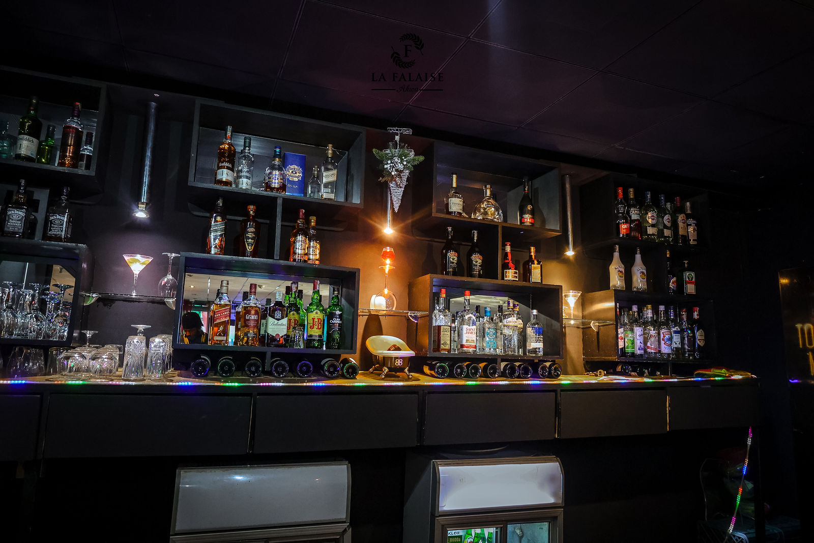 Restaurant La Falaise Akwa — Gastronomie camerounaise Douala