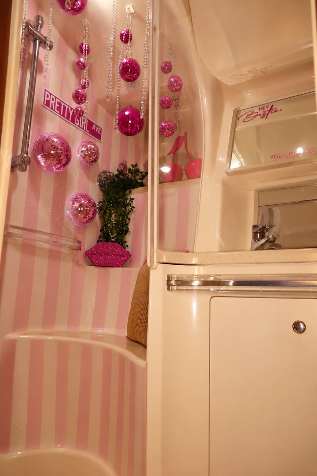 60FT Sea Ray Yacht – “My Distraction” — photo