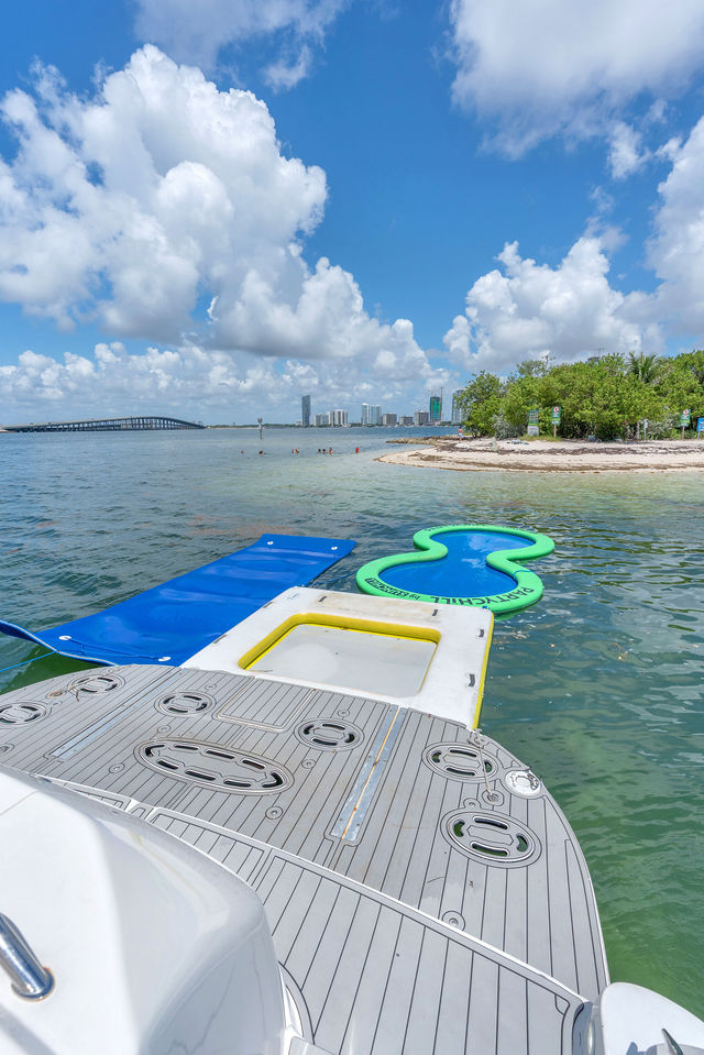 60FT Sea Ray Yacht – “My Distraction” — photo