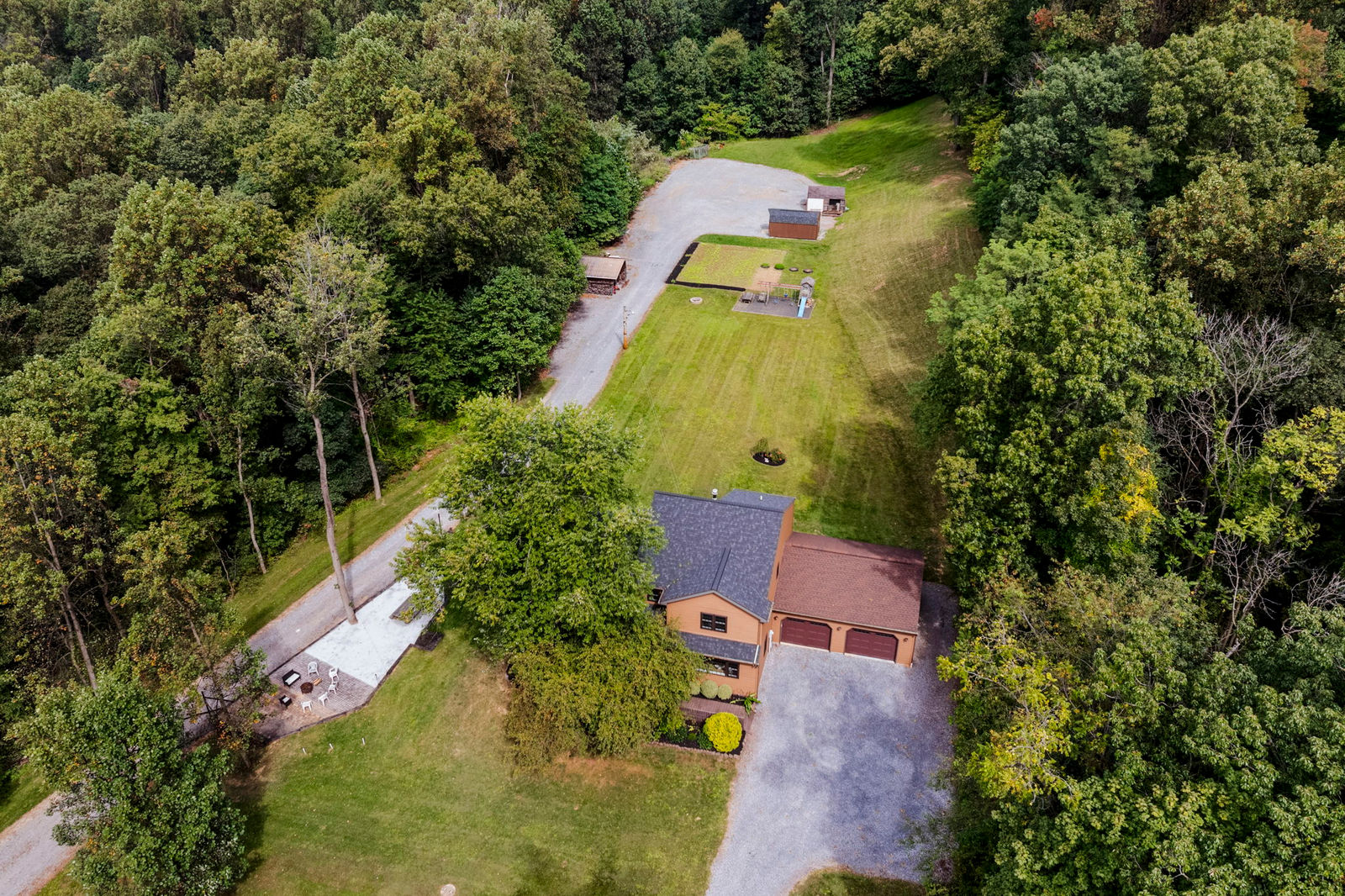 329 Sunnyside Road, Newmanstown by Kline, Kreider & Good Auctioneers