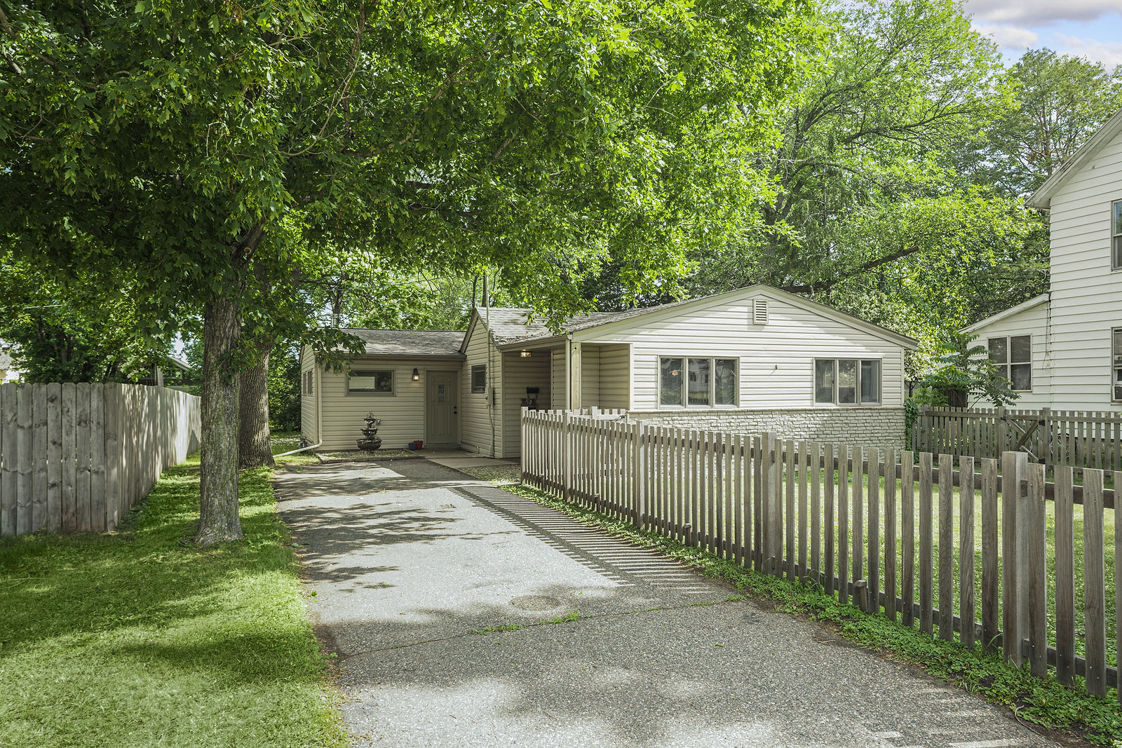 915 St Croix St, Hudson, WI by Banc Media