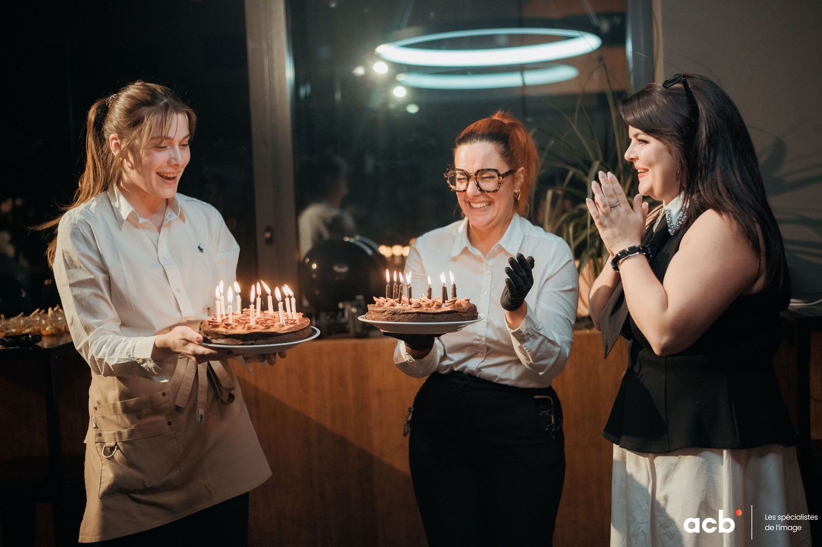 Service gâteau Lyon - Serveur gerante anniversaire célébration entreprise corporate