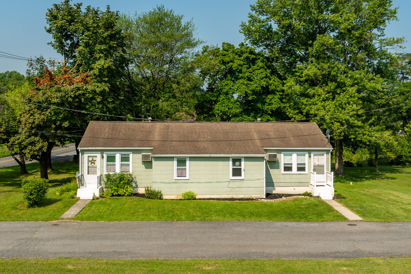 208 N. Reamstown Road, Stevens by Kline, Kreider & Good Auctioneers