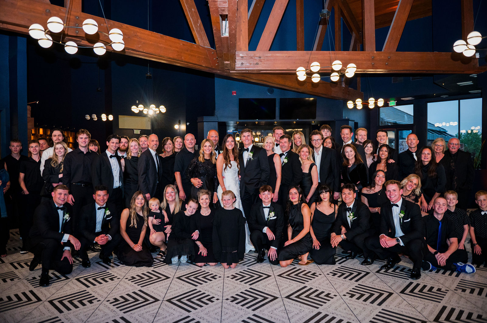 Group photo with every guest at a wedding at The Oaks at Plum Creek