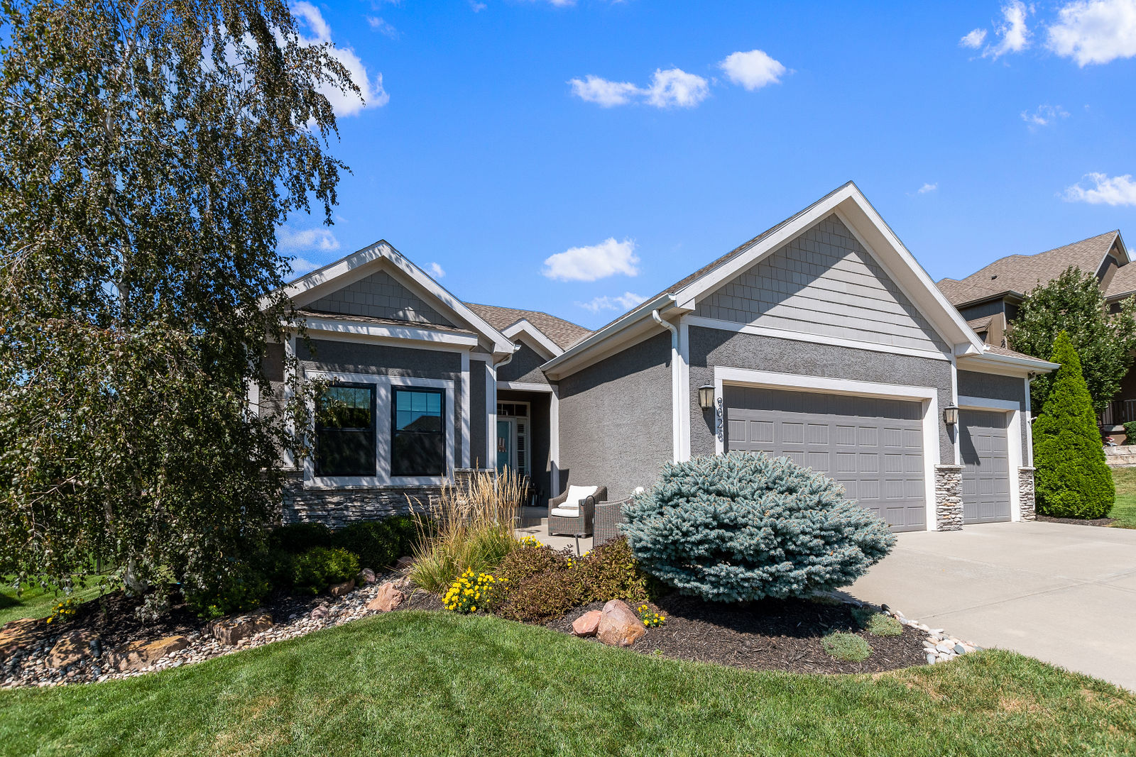 9028 N OXFORD AVE by KC Home Photography