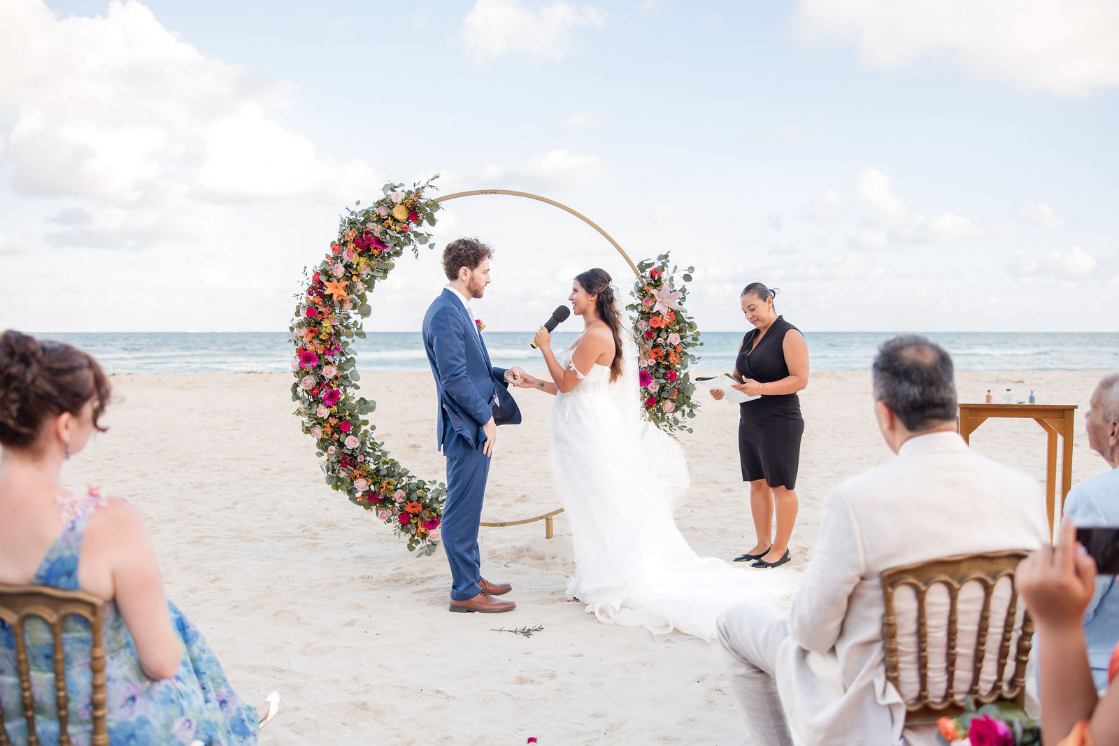 Wedding at The Reef Playacar photographed by Arch Wedding Studio