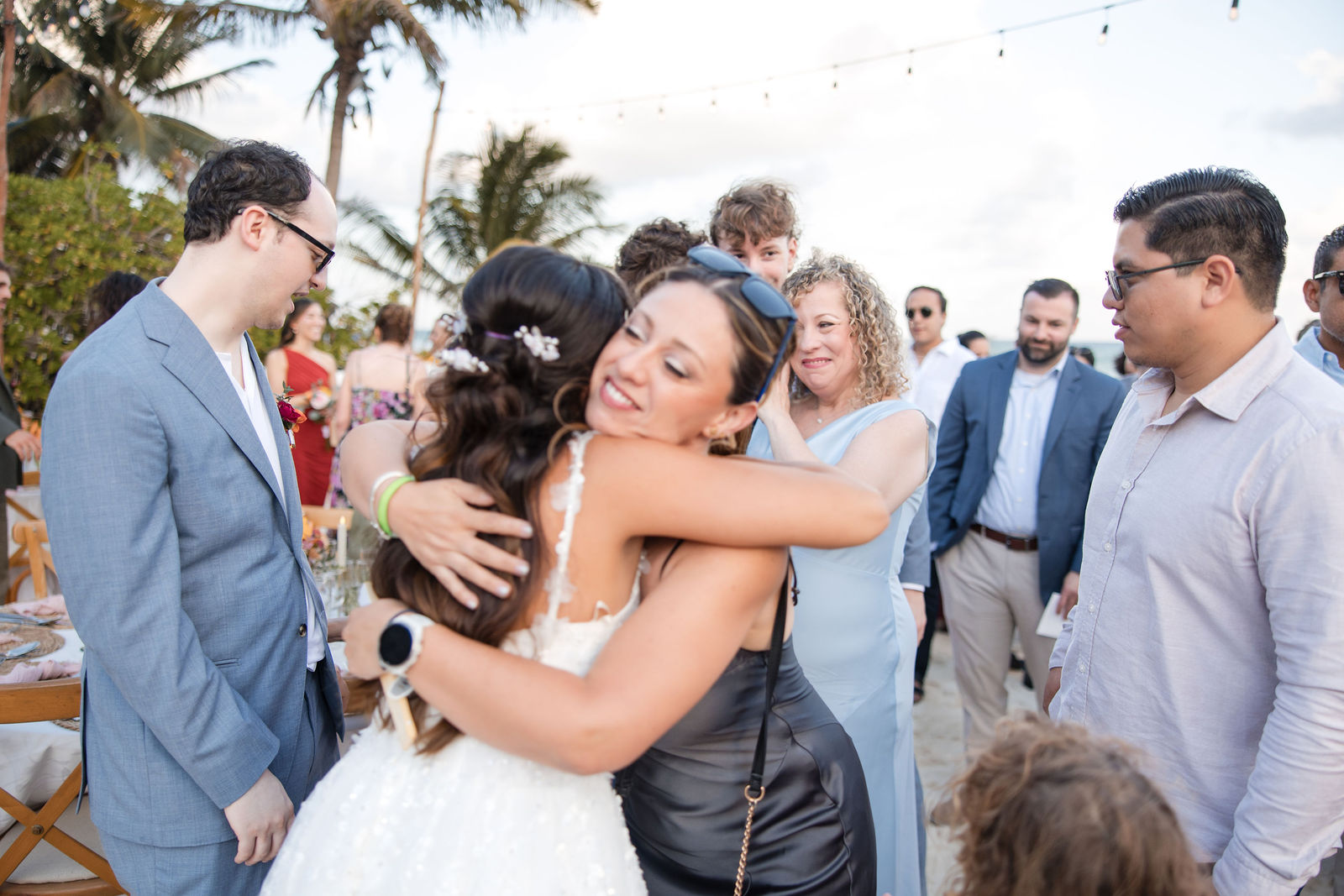 Wedding at The Reef Playacar photographed by Arch Wedding Studio