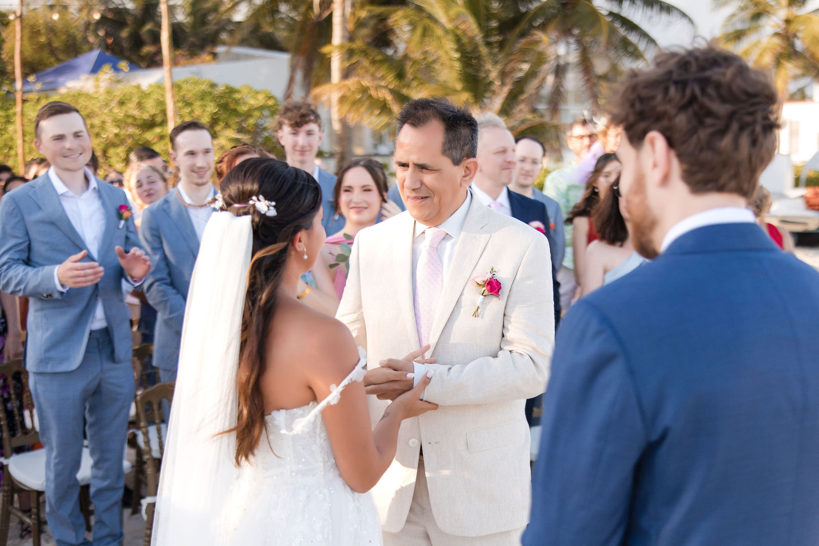 Wedding at The Reef Playacar photographed by Arch Wedding Studio