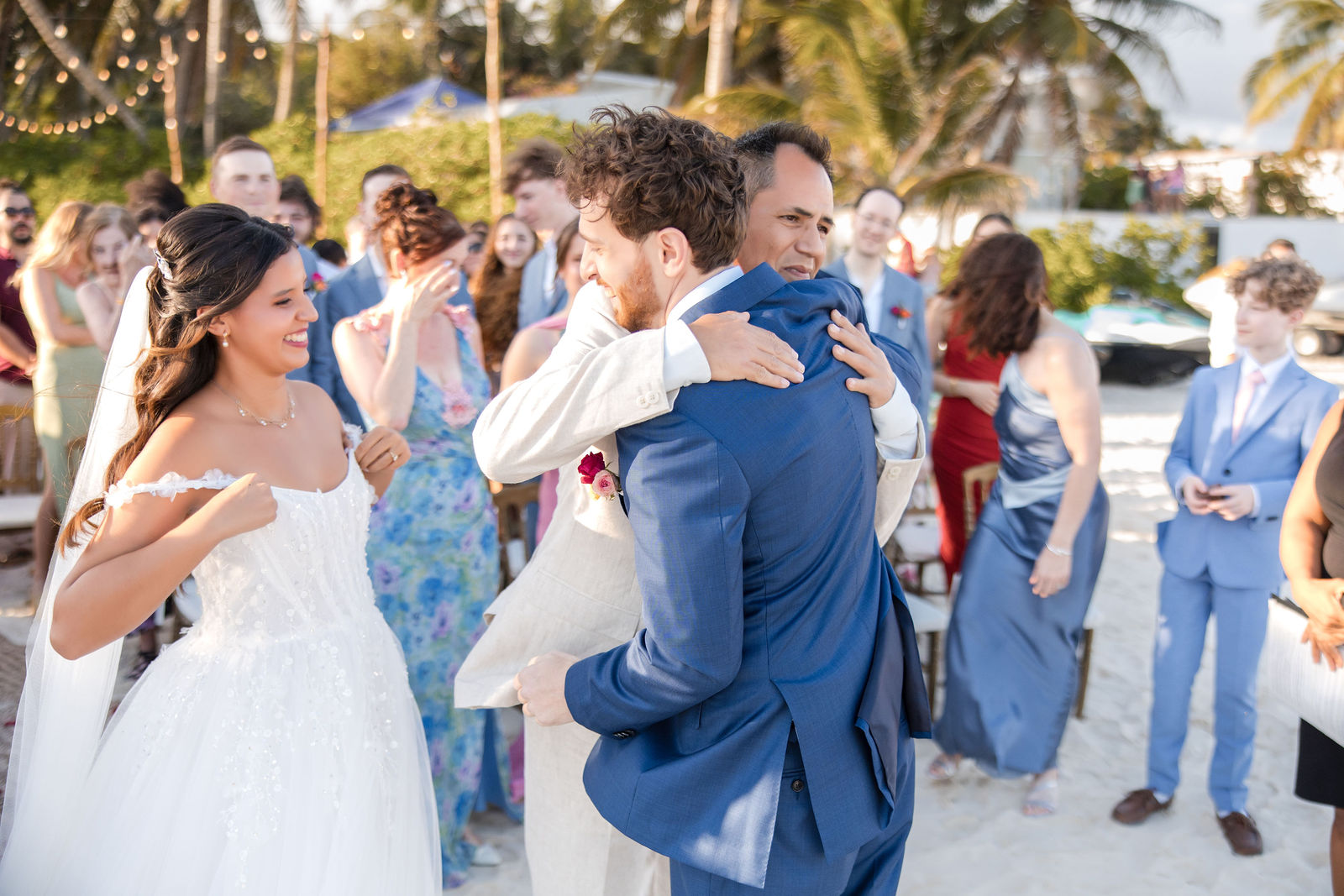 Wedding at The Reef Playacar photographed by Arch Wedding Studio