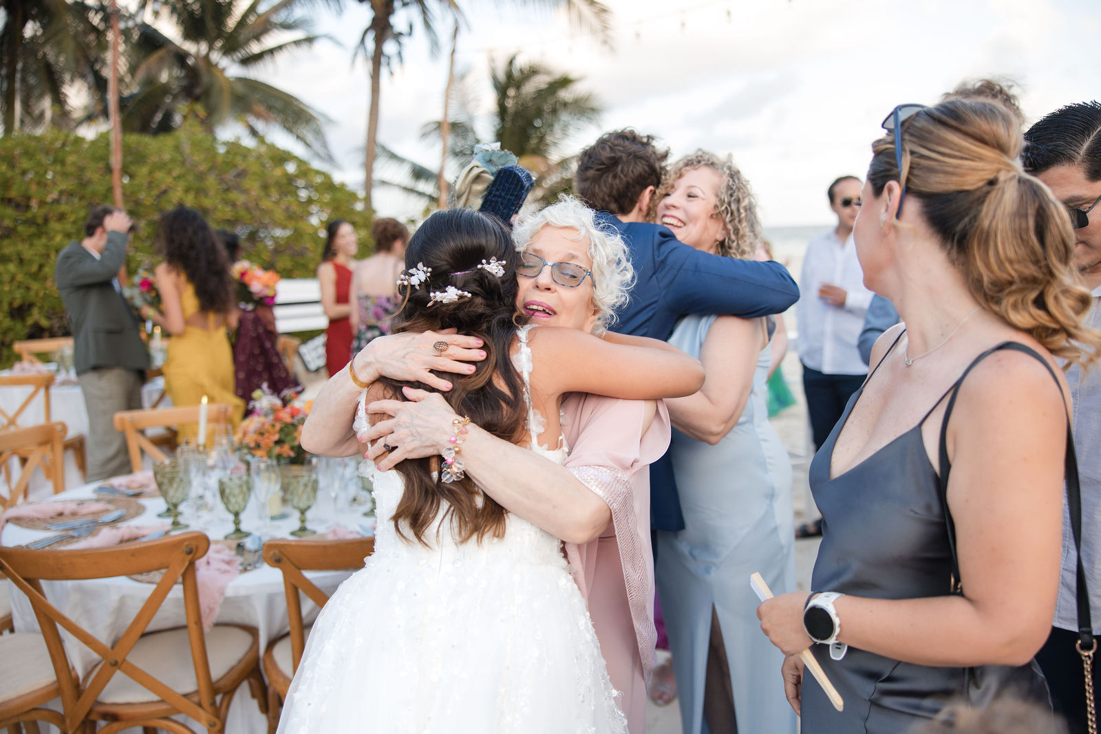 Wedding at The Reef Playacar photographed by Arch Wedding Studio
