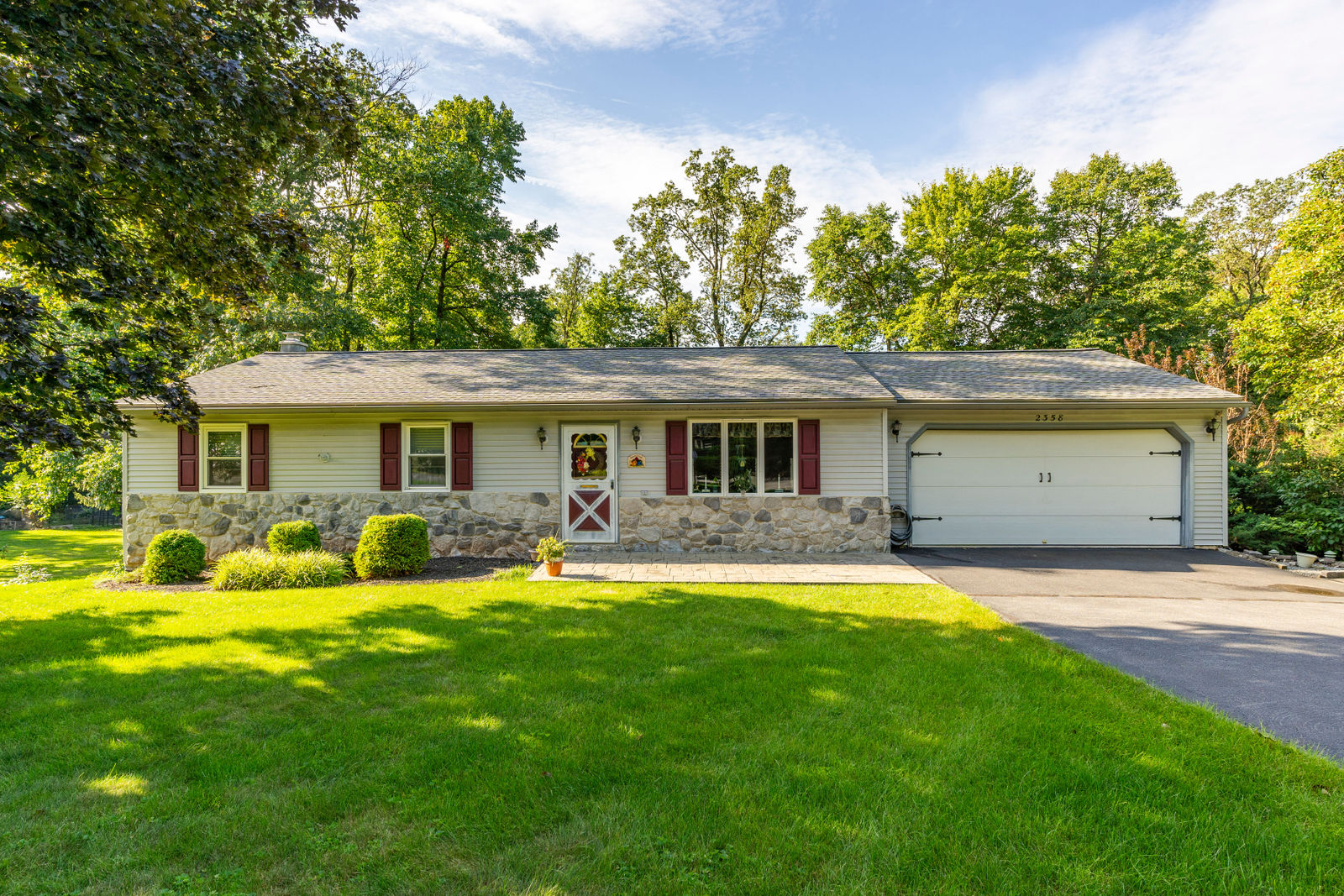 2358 Echo Drive, Narvon by Kline, Kreider & Good Auctioneers