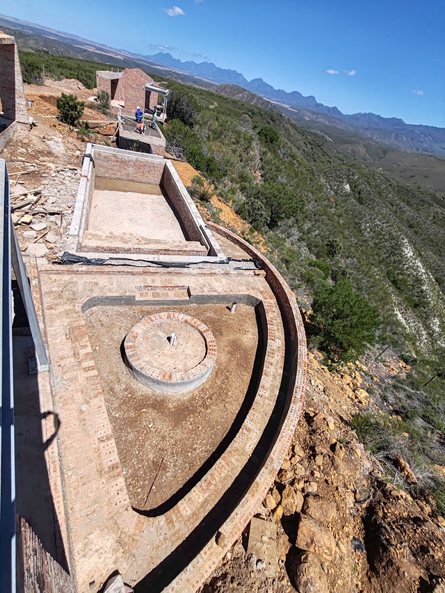 Gondwana Lodge — Structure (8)