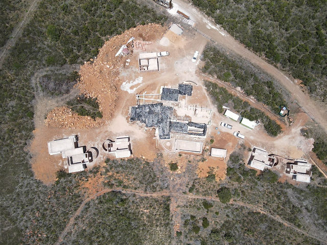 Gondwana Lodge — Structure (2)