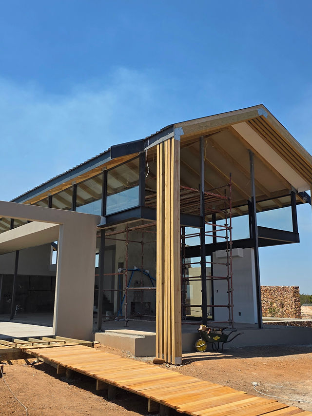 Gondwana Lodge — Structure (14)