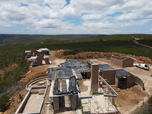 Gondwana Lodge — Structure (4)