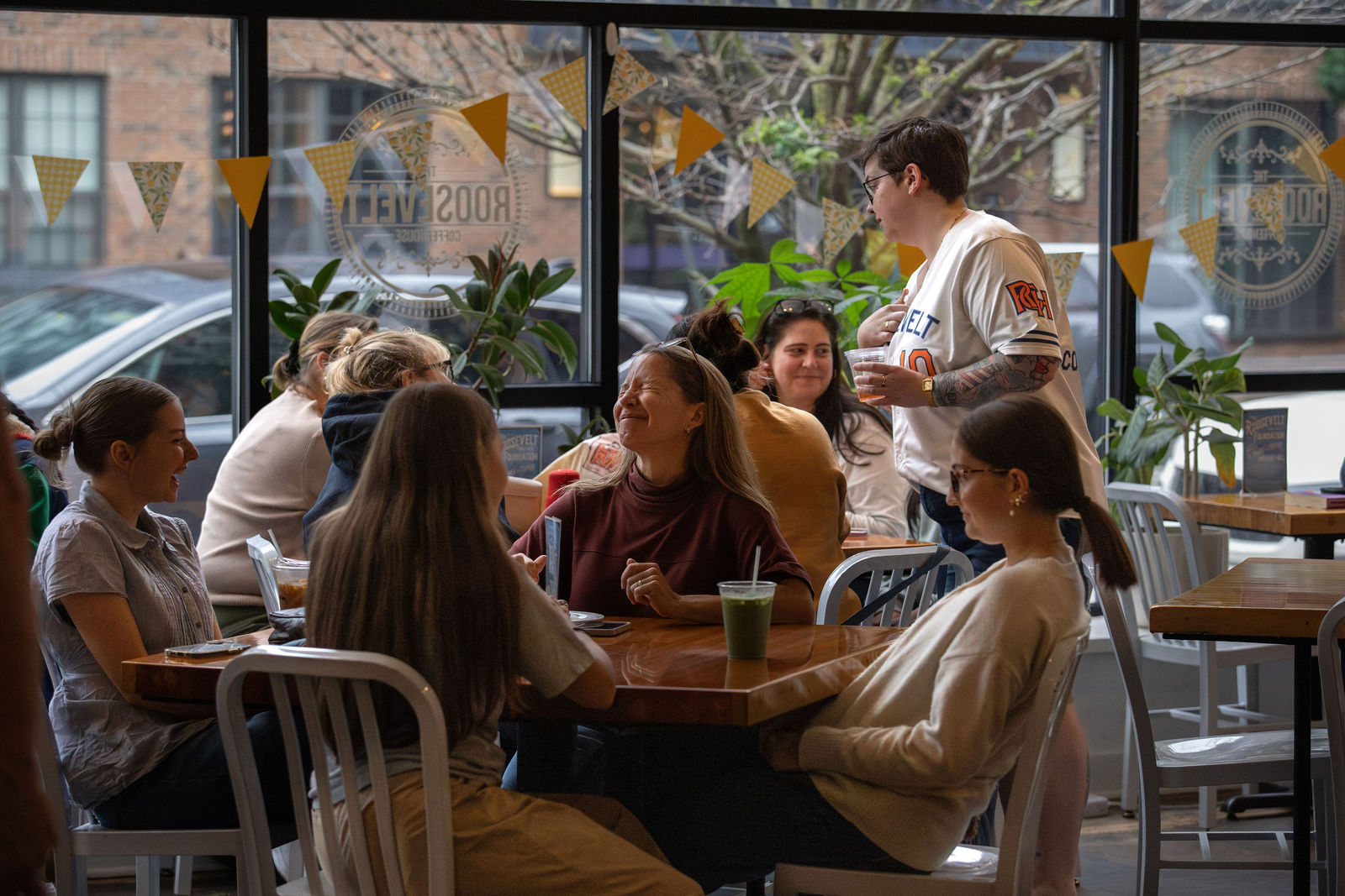 Roosevelt Coffeehouse event photography by Luke Leffel