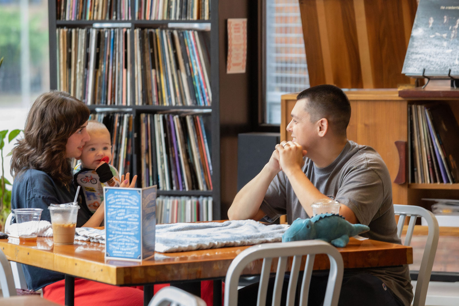 Roosevelt Coffeehouse event photography by Luke Leffel