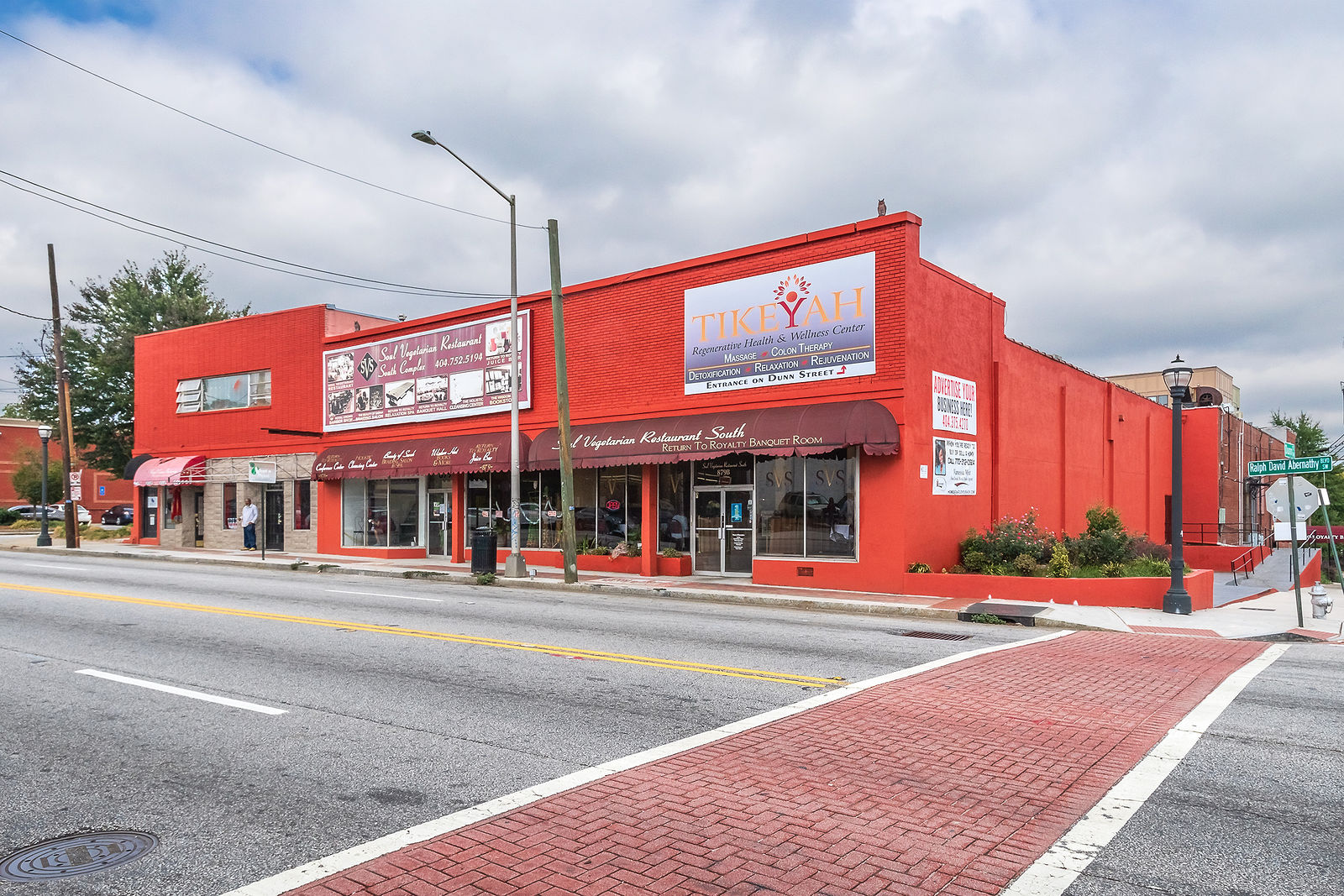 879 Ralph David Abernathy Blvd, Atlanta GA by Curb Appeal Photography