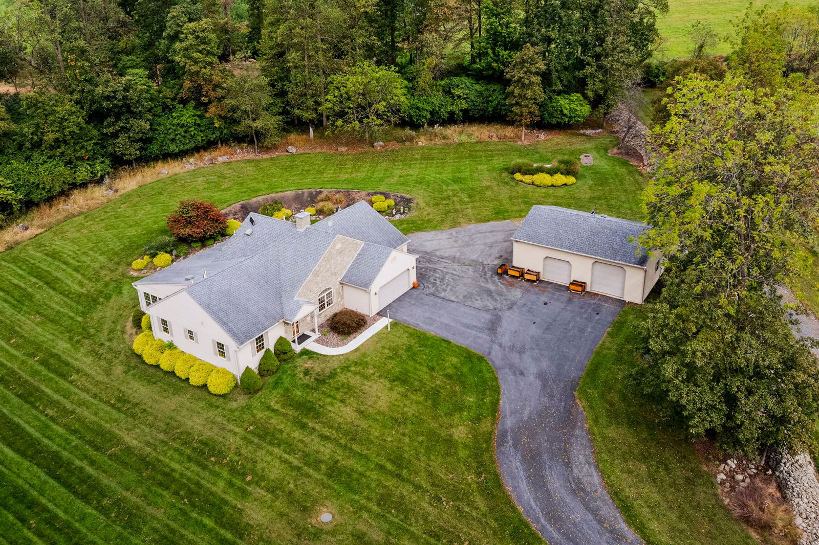 259 Mountain Top Road, Reinholds by Kline, Kreider & Good Auctioneers