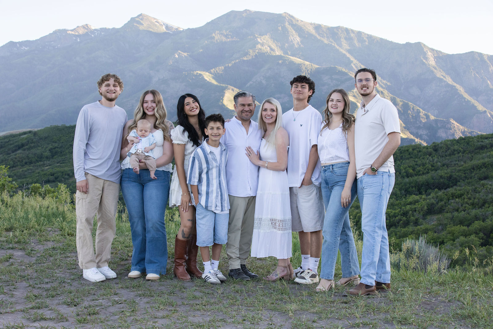 Family session in Ogden photographed by Leah Louviere Photography