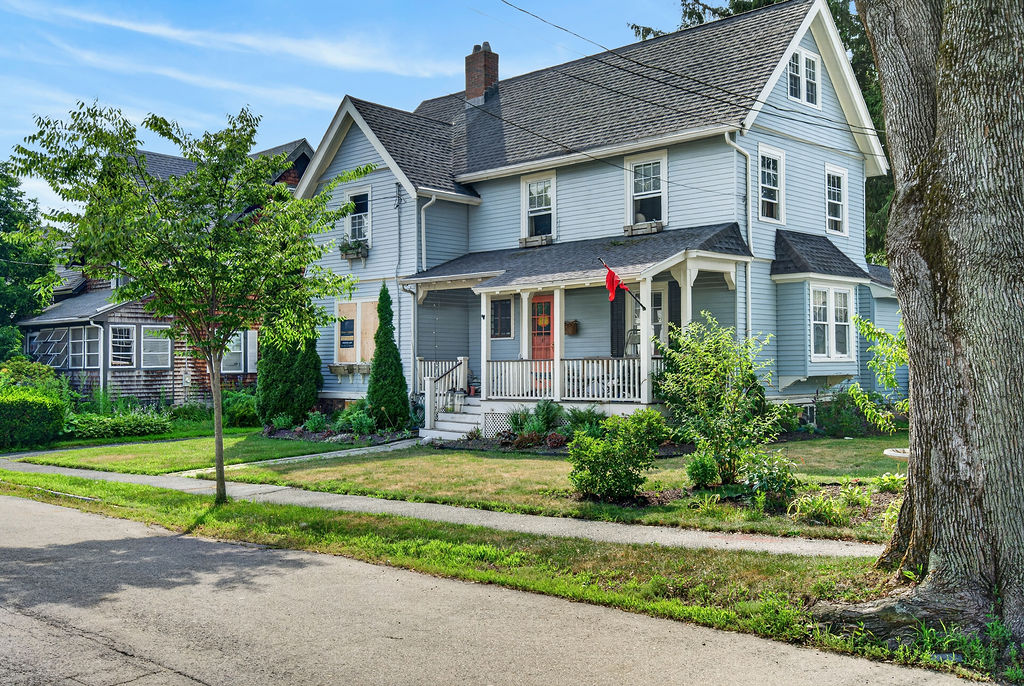 Real estate exterior photography, Stoneham MA