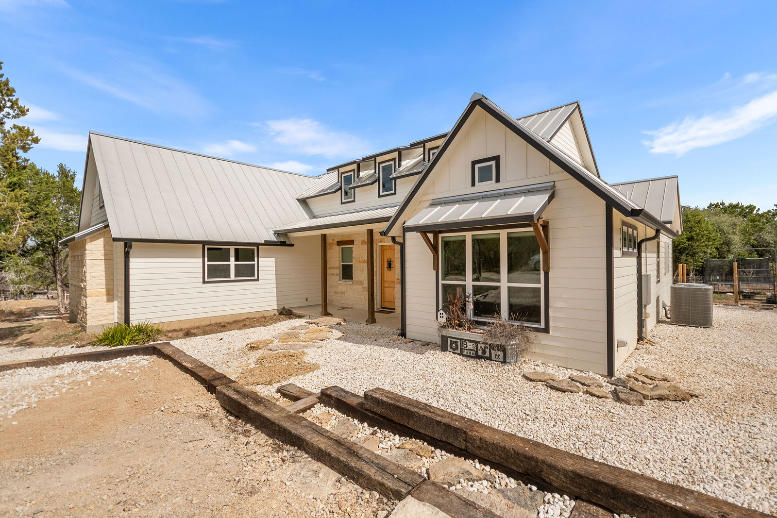 Property at 585 English Hollow, Bandera, TX 78003