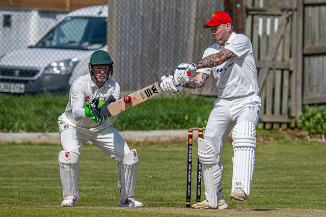 Dunmow C.C. v Essex Seniors: Great Dunmow: Essex — gallery by Jon Wagstaff
