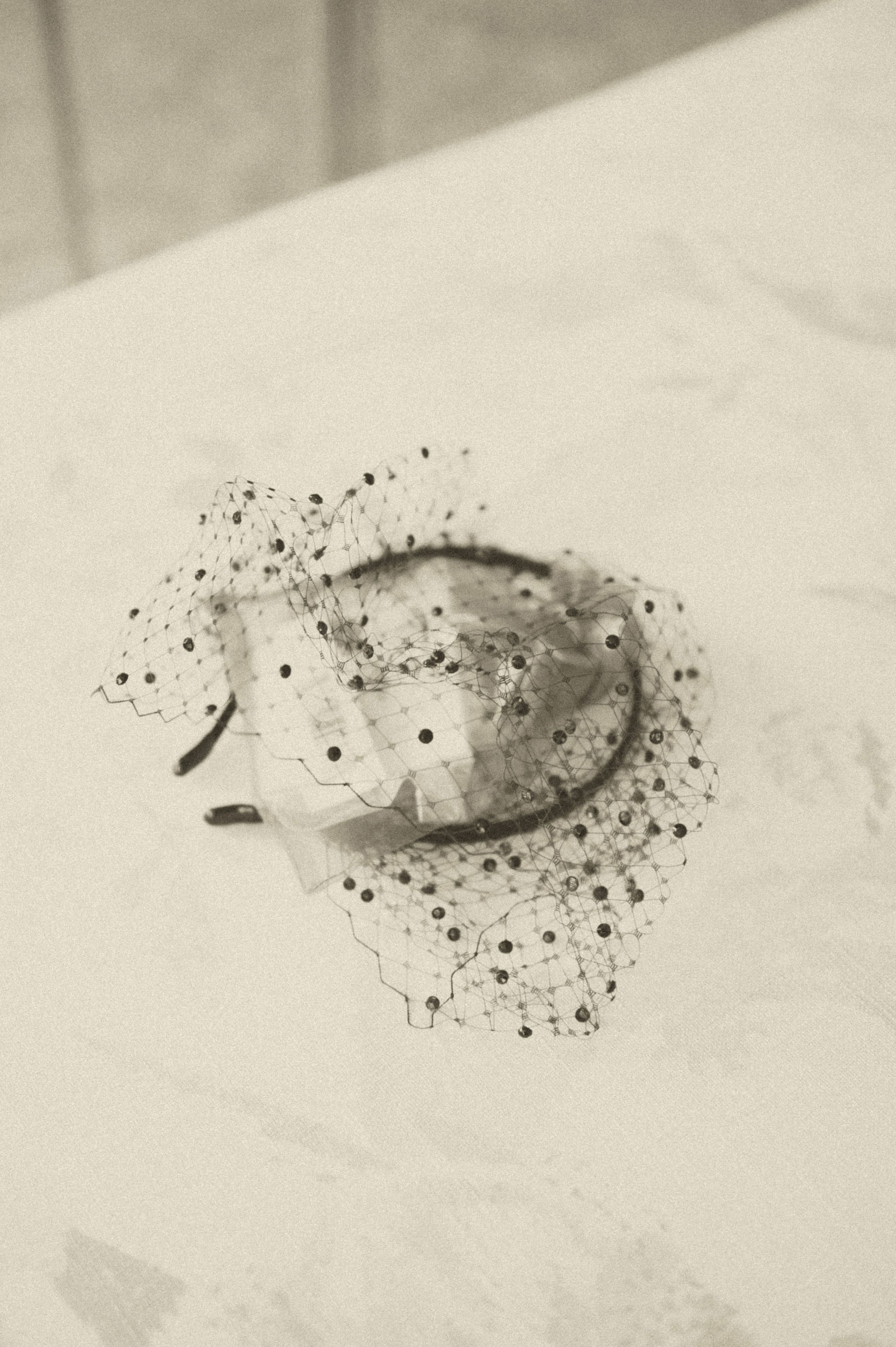 Beaded vintage headpiece and veil detail for an old Hollywood bride in Colorado